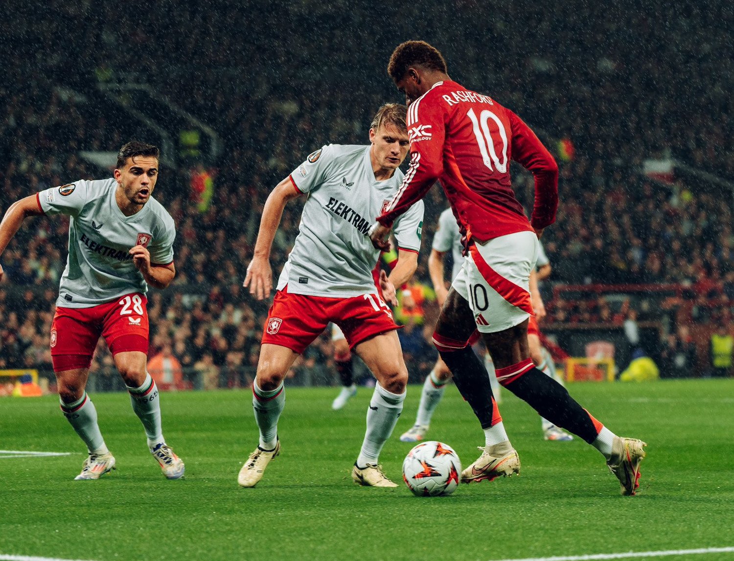 Ligue Europa 2024-25 : Manchester United et Tottenham sous pression après leurs premiers matchs