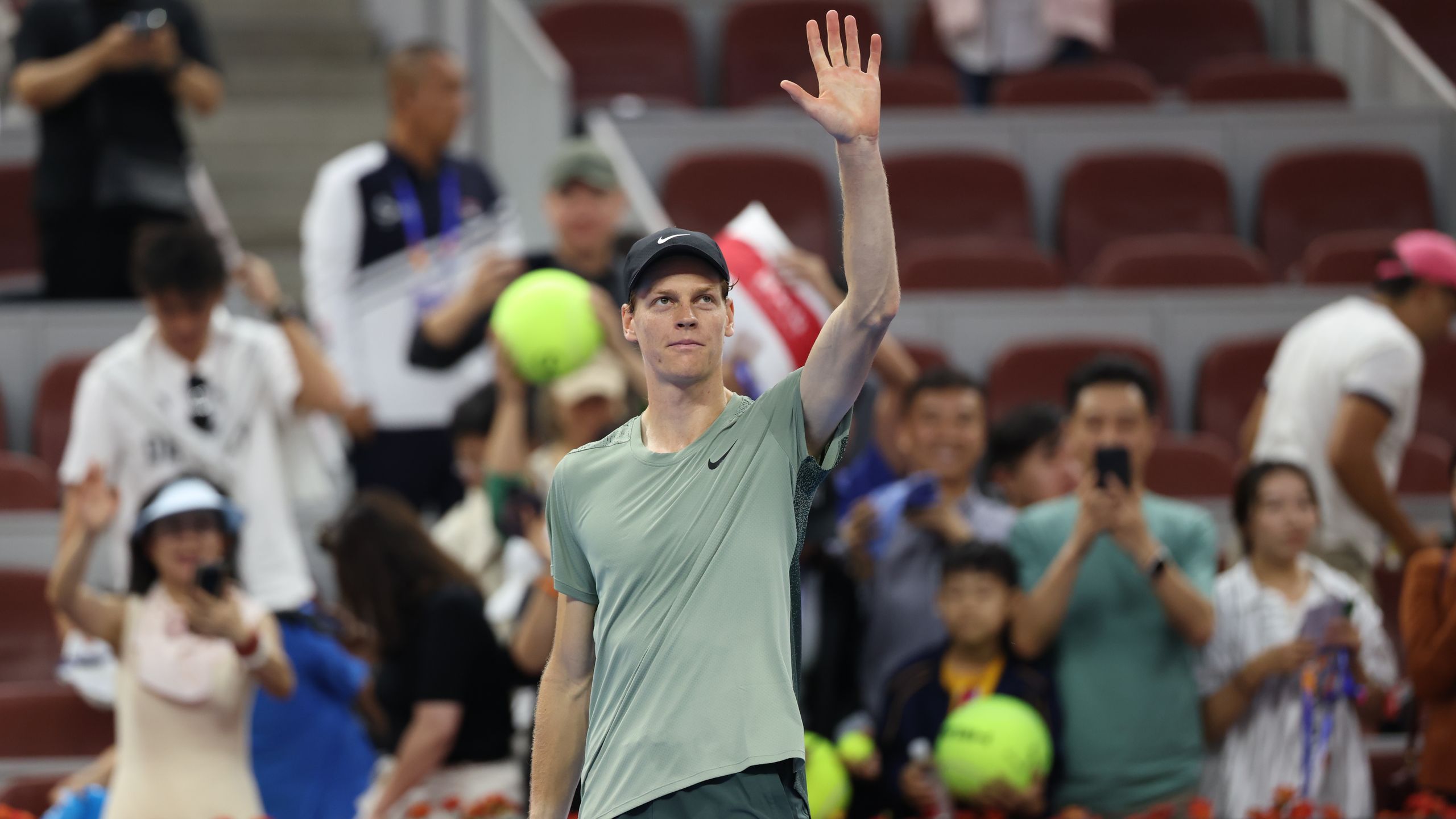 Jannik Sinner Supera un Desafío en el Abierto de China