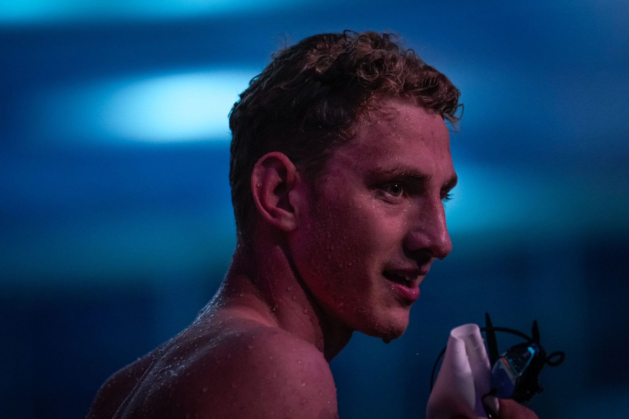 Ilya Borodin dépasse Leon Marchand lors des Championnats de Russie de natation en petit bassin